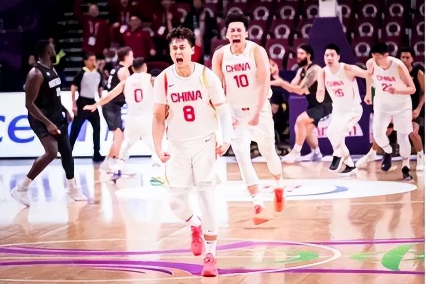 看中国男篮打球<strong></p>
<p>原油股票代码</strong>,很多年没这么开心地笑了