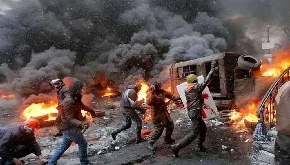 泽连斯基遭遇重击!乌克兰战争损失172万人<strong></p>
<p>原油期货行情实时行情</strong>,基辅被揭老底,前线无人可用