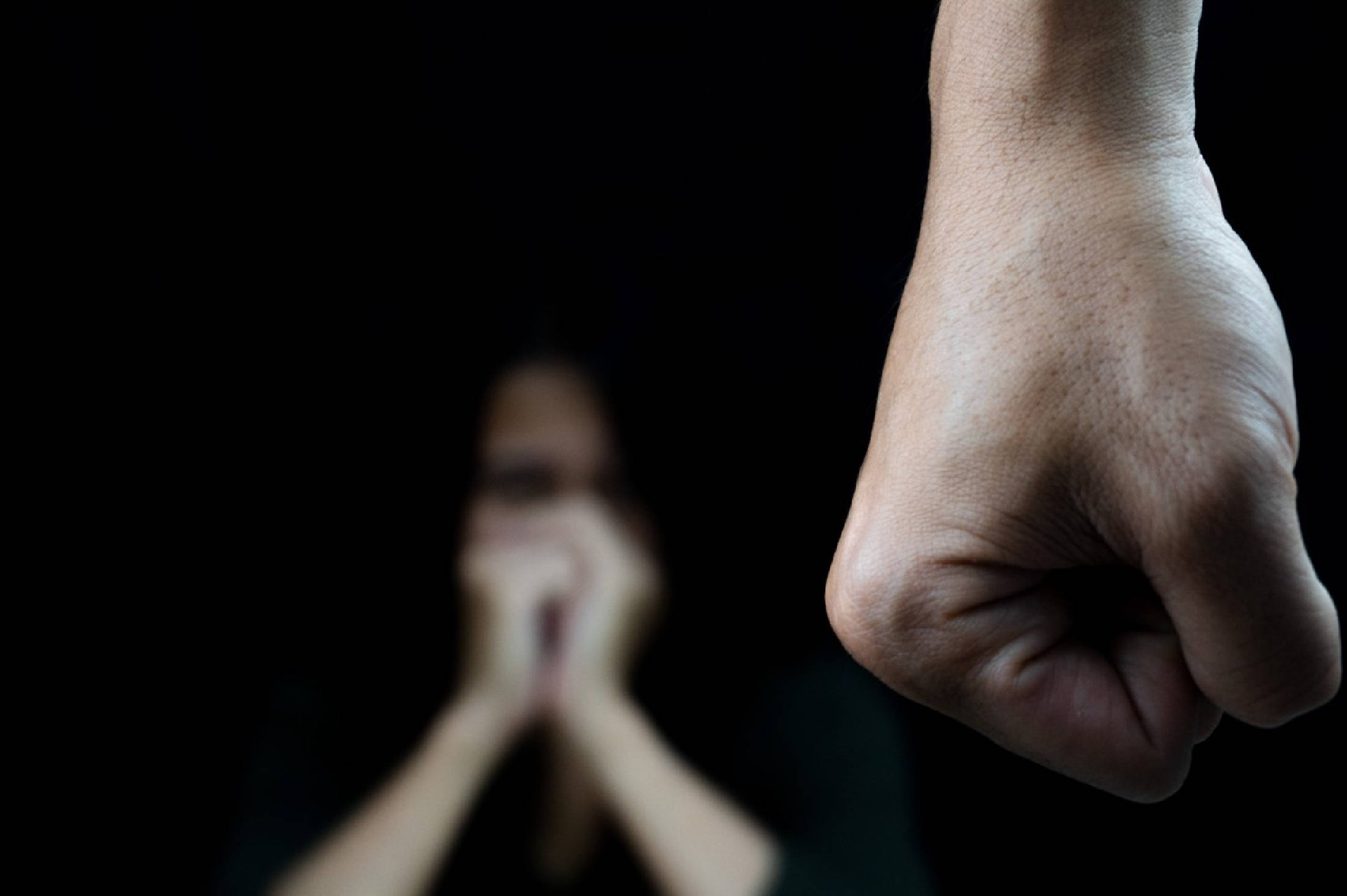 家暴者毒杀子女：悲剧焦点不在离婚冷静期