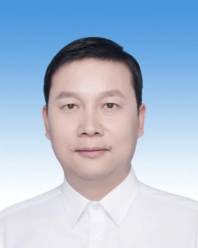 “80后”谭铁军<strong></p>
<p>原油大跌原因</strong>,已任张家界市领导