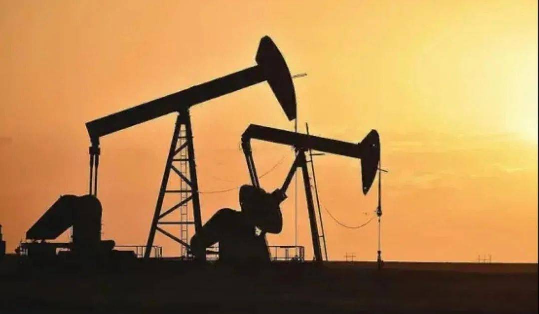 九三阅兵安排公布<strong></p>
<p>今日原油国际价格</strong>，美方突然下达禁令，中方强硬表态，特朗普关键时刻出手，会否影响中美关系走向？