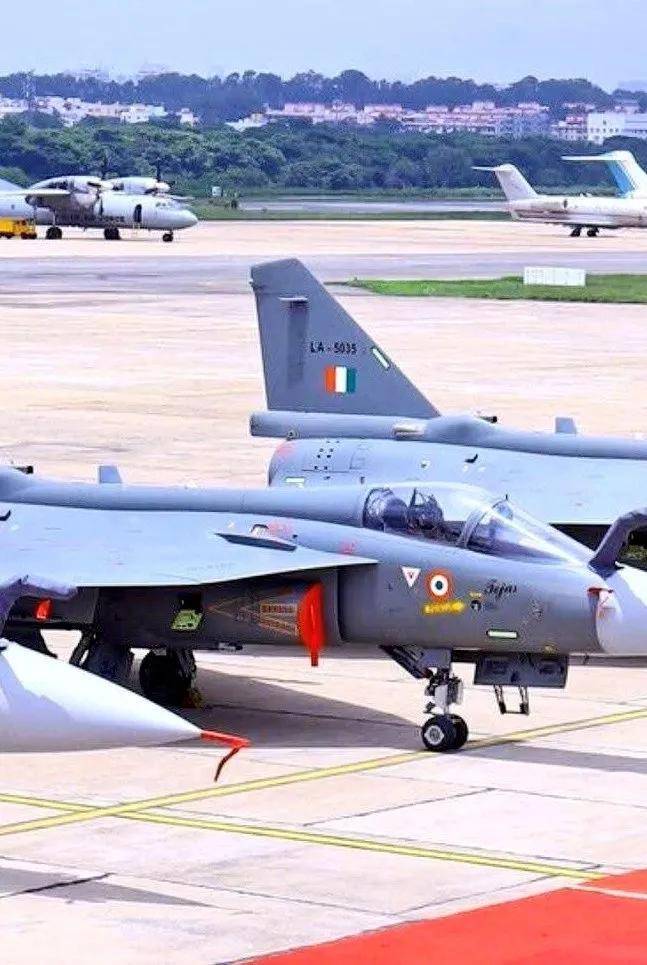 笑到停不下来!印度的“光辉”战斗机交付:8架中竟6台没装发动机<strong></p>
<p>今日原油国际价格</strong>,这什么神操作?