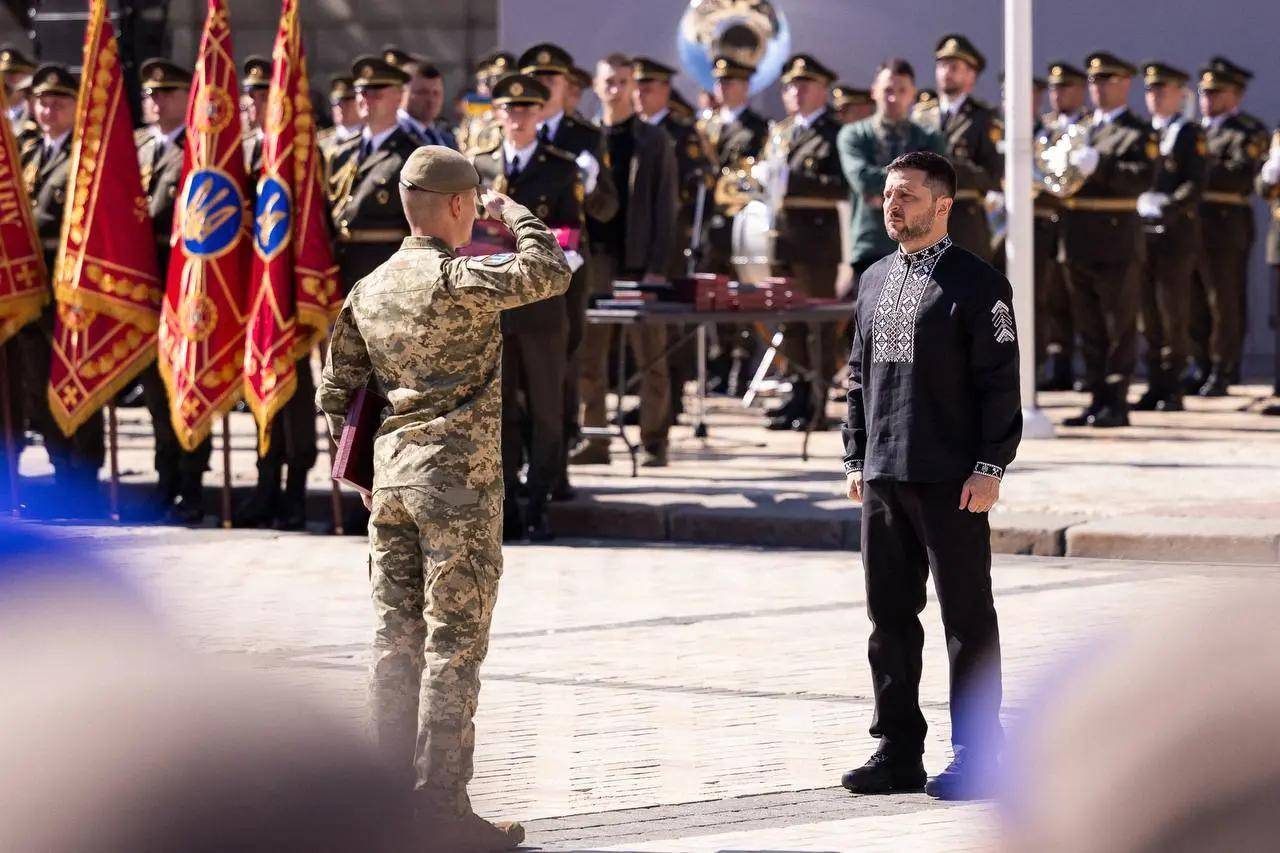 准备同归于尽？乌克兰为庆祝独立日亮出王炸底牌<strong></p>
<p>黄金国际价格</strong>，俄核电站又被炸