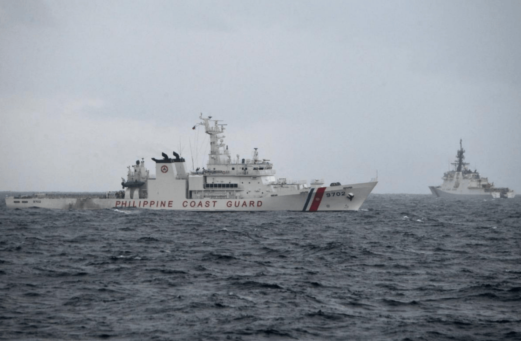 仁爱礁多艘菲舰原地打转，美国盟友袖手旁观，菲律宾上将最后时刻怕了