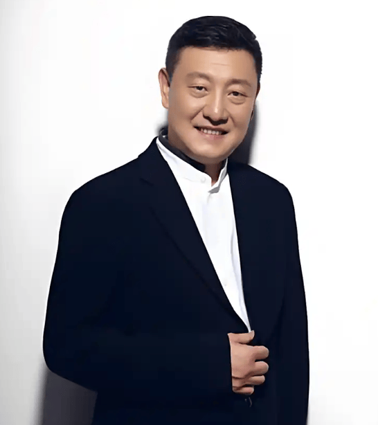 57岁韩磊遭网友控诉出轨致其怀孕后失联<strong></p>
<p>黄金国际价格</strong>，最新回应：已报警，将发声明