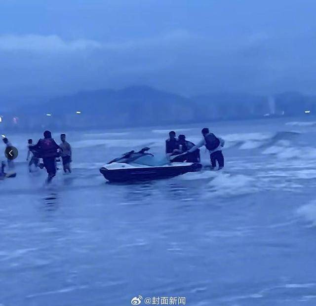 男子三亚游泳溺水 妻子崩溃大哭：喊<strong></p>
<p>黄金国际价格</strong>他不要去他非要去