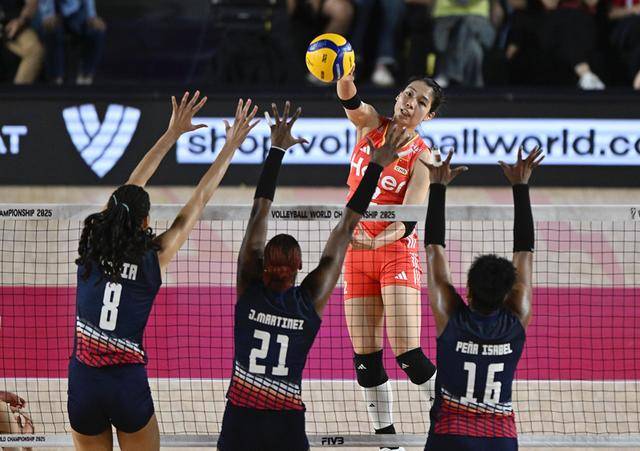 女排世锦赛︱小组赛全胜昂首出线<strong></p>
<p>黄金国际价格</strong>，中国队带着“女排精神”向前冲