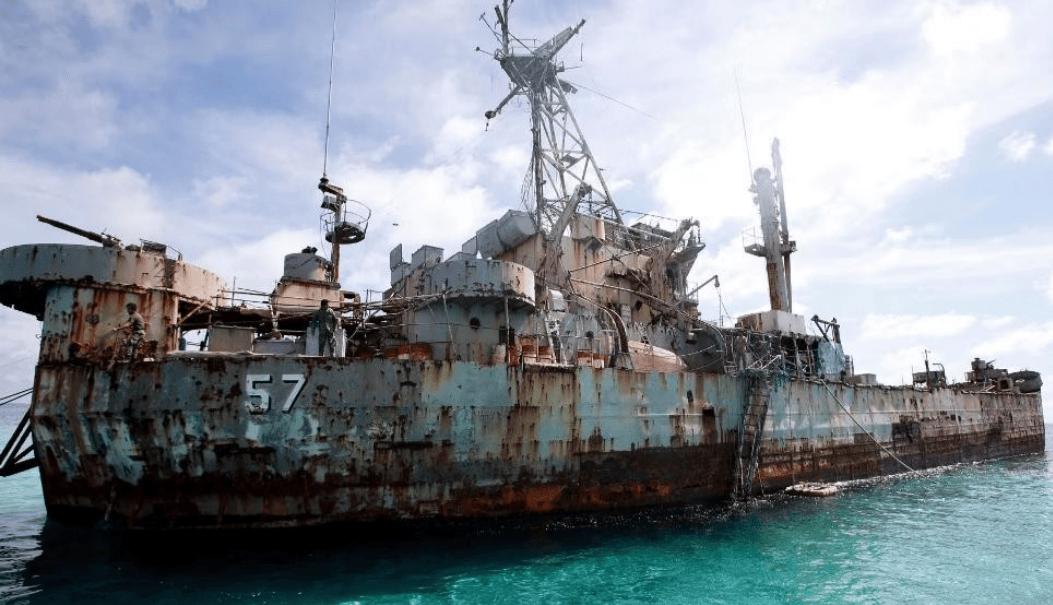 中国海军一艘拖船进入仁爱礁<strong></p>
<p>黄金国际价格</strong>,菲方破防选择淡化威胁,中方时要拖走仁爱礁坐滩舰?