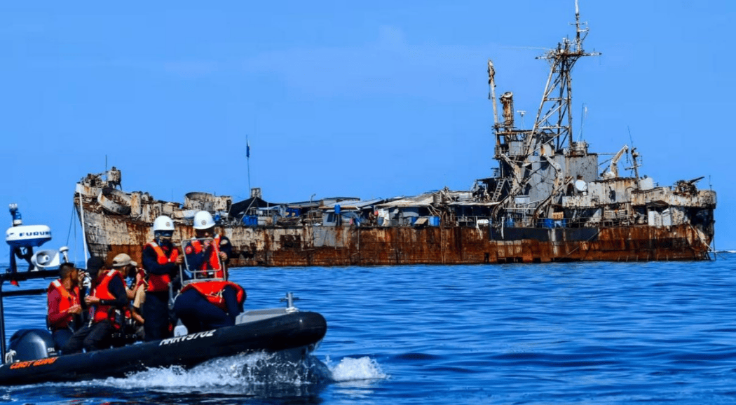 中国海军一艘拖船进入仁爱礁<strong></p>
<p>黄金国际价格</strong>,菲方破防选择淡化威胁,中方时要拖走仁爱礁坐滩舰?