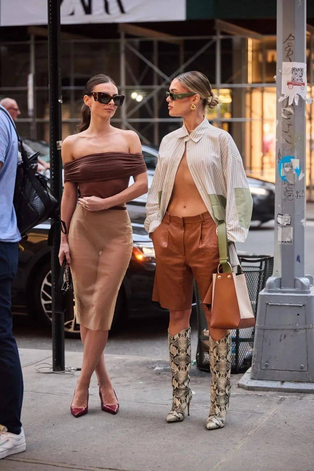 质感女人怎么都在穿这个颜色<strong></p>
<p>黄金国际价格</strong>？