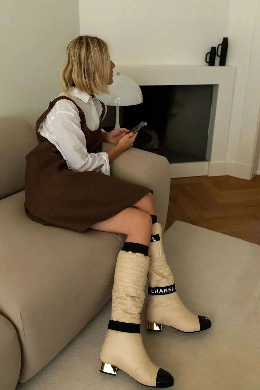 质感女人怎么都在穿这个颜色<strong></p>
<p>黄金国际价格</strong>？