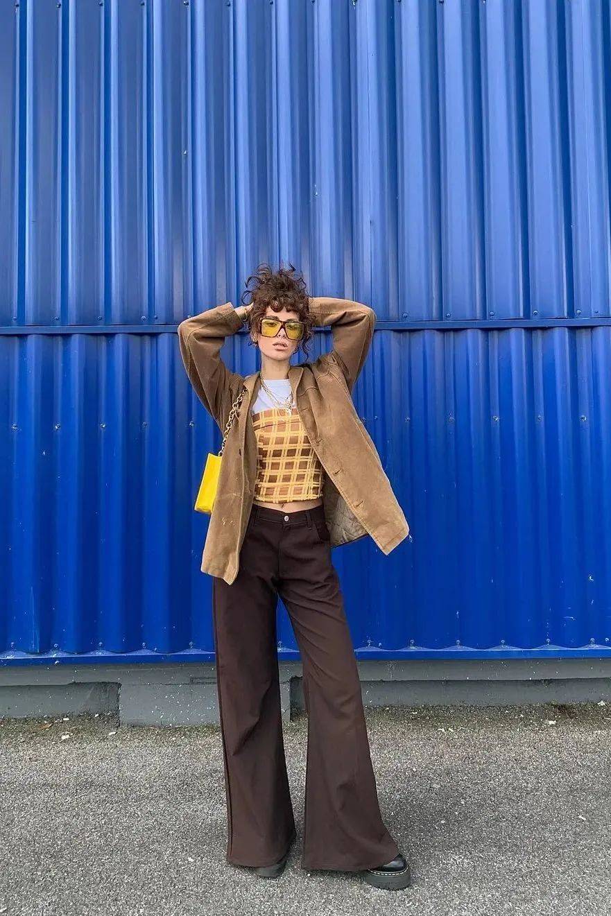 质感女人怎么都在穿这个颜色<strong></p>
<p>黄金国际价格</strong>？