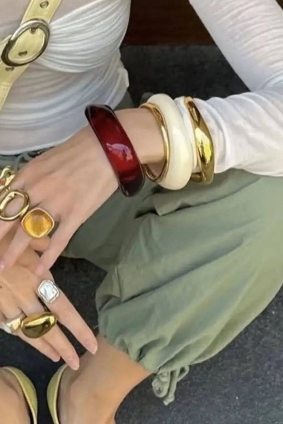 质感女人怎么都在穿这个颜色<strong></p>
<p>黄金国际价格</strong>？