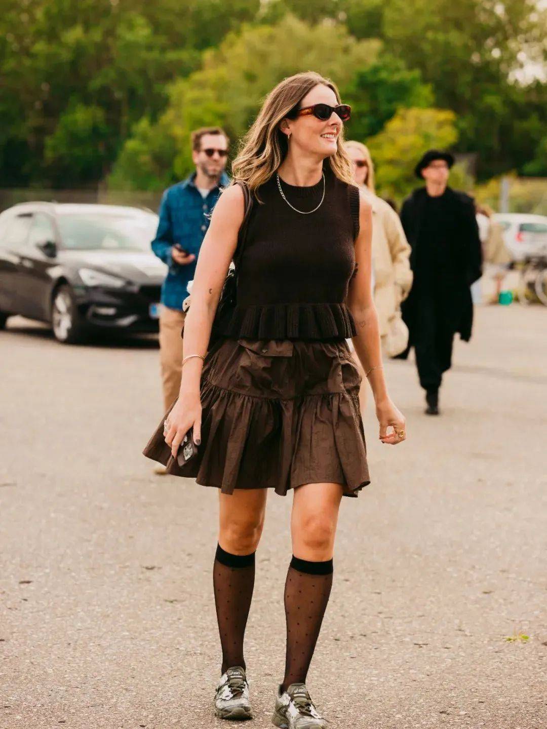 质感女人怎么都在穿这个颜色<strong></p>
<p>黄金国际价格</strong>？