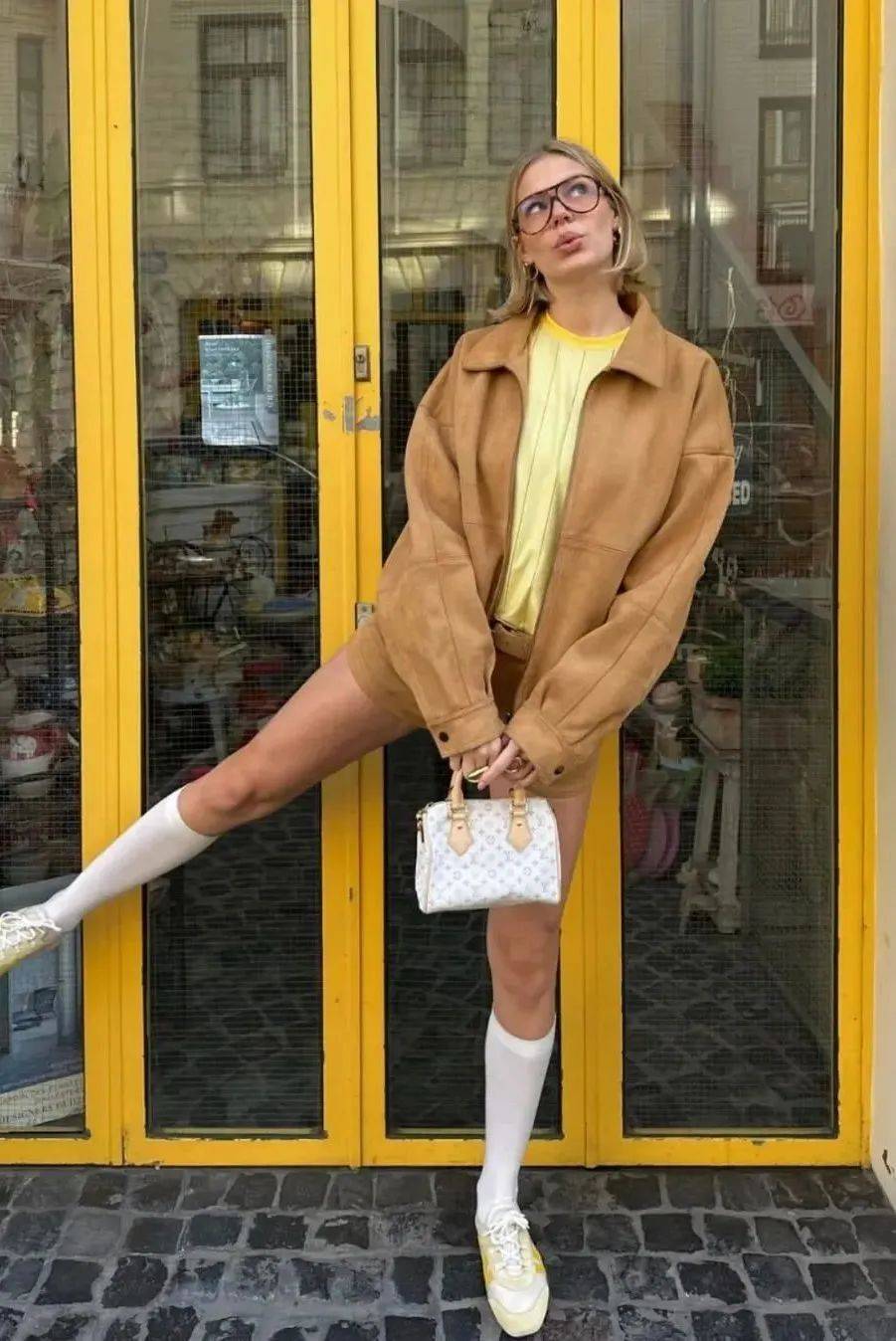 质感女人怎么都在穿这个颜色<strong></p>
<p>黄金国际价格</strong>？