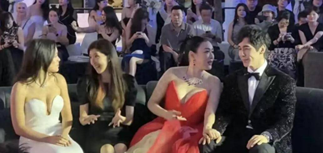 考古|张伦硕称张维伊像以前的自己 <strong></p>
<p>黄金国际价格</strong>,曾娶大11岁钟丽缇被嘲,如今成为重组家庭中教科书般的男人?