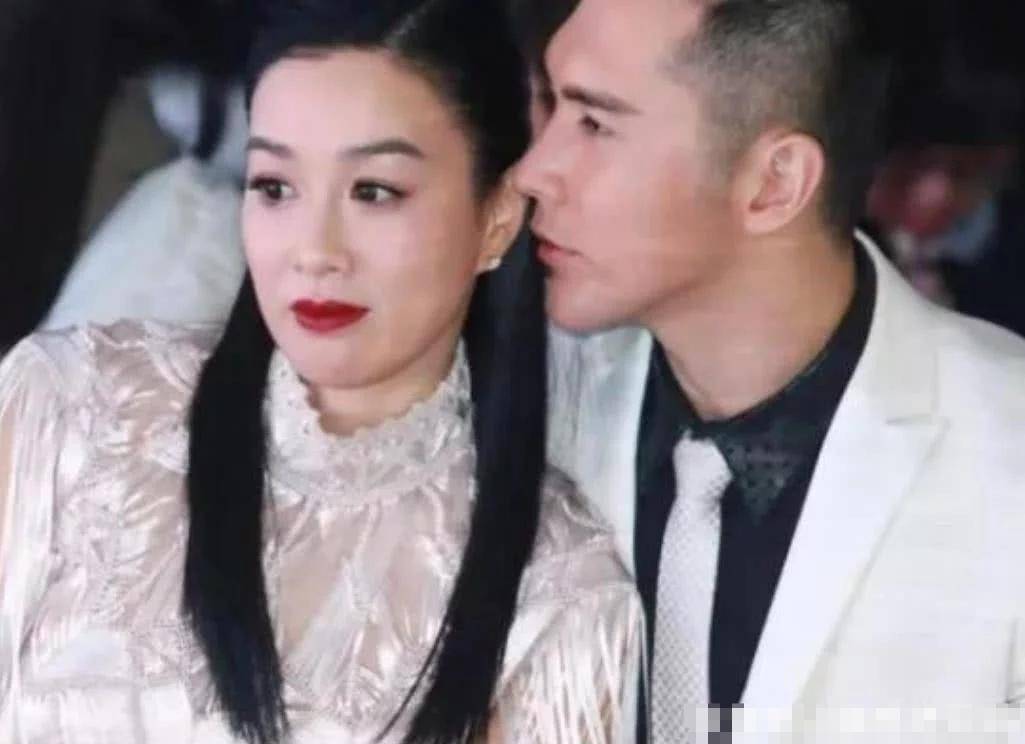 考古|张伦硕称张维伊像以前的自己 <strong></p>
<p>黄金国际价格</strong>,曾娶大11岁钟丽缇被嘲,如今成为重组家庭中教科书般的男人?