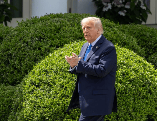 特朗普不来中国看阅兵<strong></p>
<p>黄金</strong>，却等来了北京的回复，中方给出的6个字，让他彻底死心了？