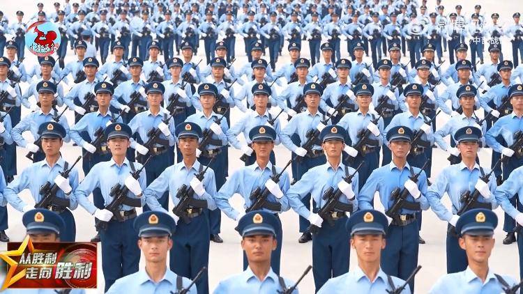 九三阅兵倒计时5天<strong></p>
<p>黄金</strong>!空中梯队多型新机将首次受阅 队员练就“米秒不差”
