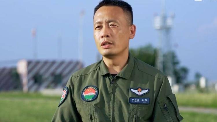 九三阅兵倒计时5天<strong></p>
<p>黄金</strong>!空中梯队多型新机将首次受阅 队员练就“米秒不差”