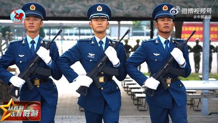 九三阅兵倒计时5天<strong></p>
<p>黄金</strong>!空中梯队多型新机将首次受阅 队员练就“米秒不差”