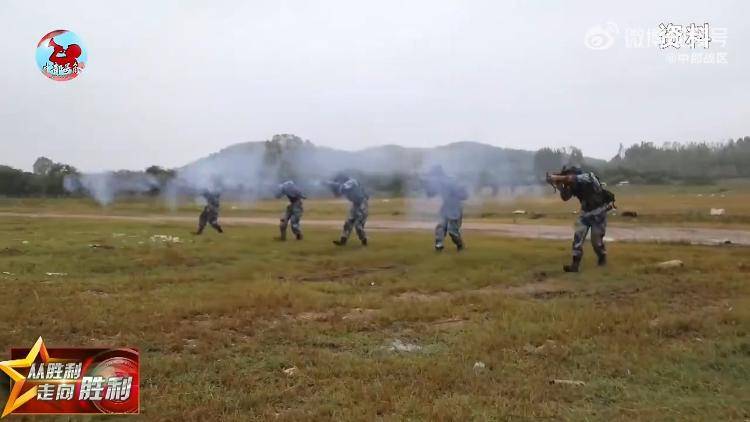 九三阅兵倒计时5天<strong></p>
<p>黄金</strong>!空中梯队多型新机将首次受阅 队员练就“米秒不差”