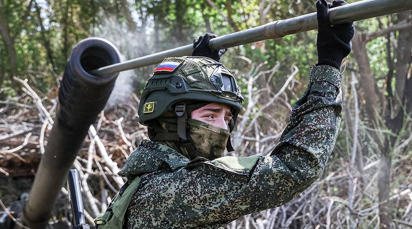 战局突变!俄军进攻乌克兰中部<strong></p>
<p>黄金</strong>,昔日盟友突然倒戈,泽连斯基何去何从?