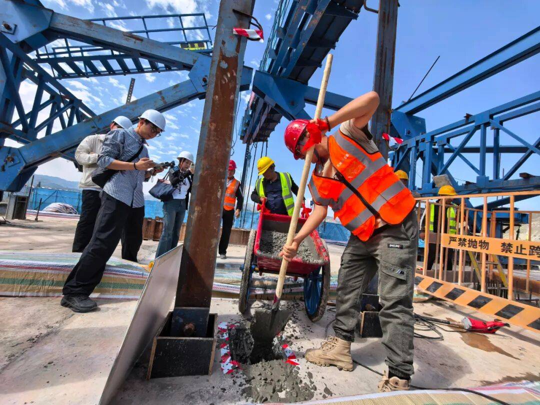 全面贯通<strong></p>
<p>黄金</strong>,预计年底通车!