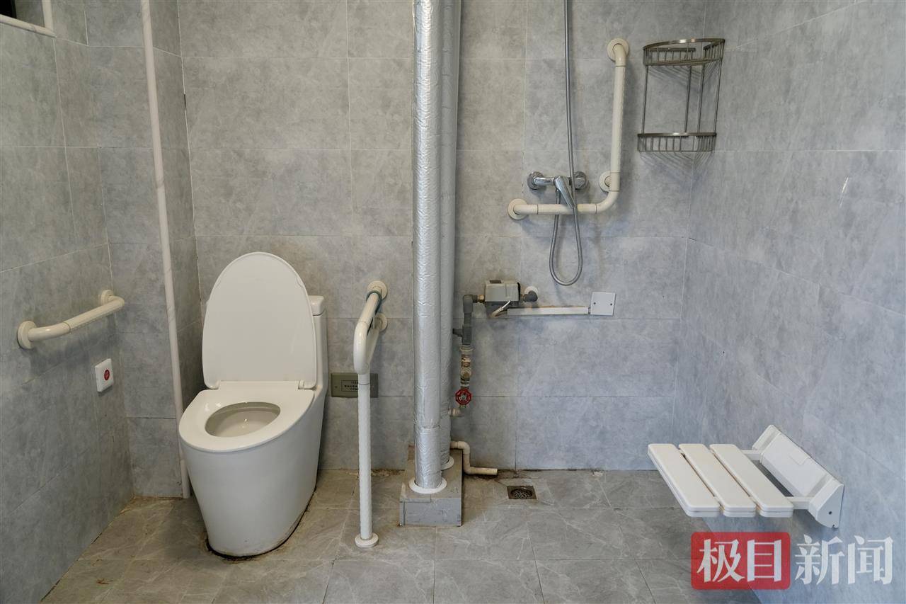 “玻璃娃娃”田艳青踏入武大校园！校方准备无障碍宿舍<strong></p>
<p>白银</strong>，母亲能同寝陪读