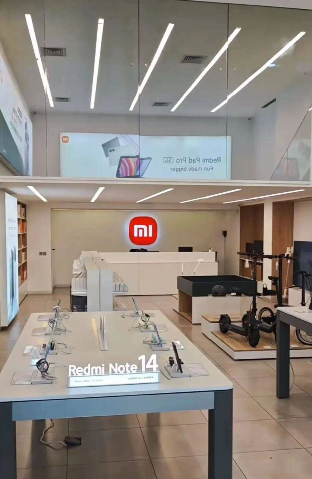 雷军又签任命通知<strong></p>
<p>白银</strong>,目标非洲