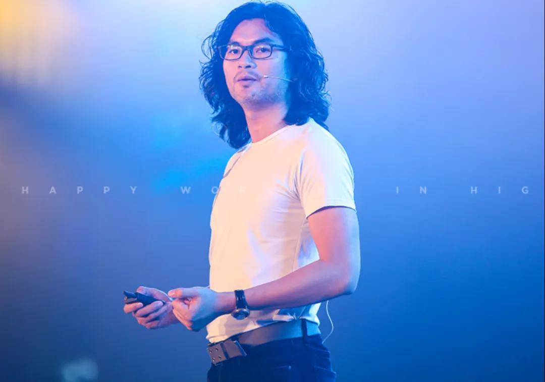 一年净赚5亿!佛山兄妹干出行业第一股<strong></p>
<p>icu</strong>,市值超300亿