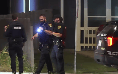 11岁熊孩子按门铃玩恶作剧<strong></p>
<p>icu</strong>,被邻居枪击身亡!