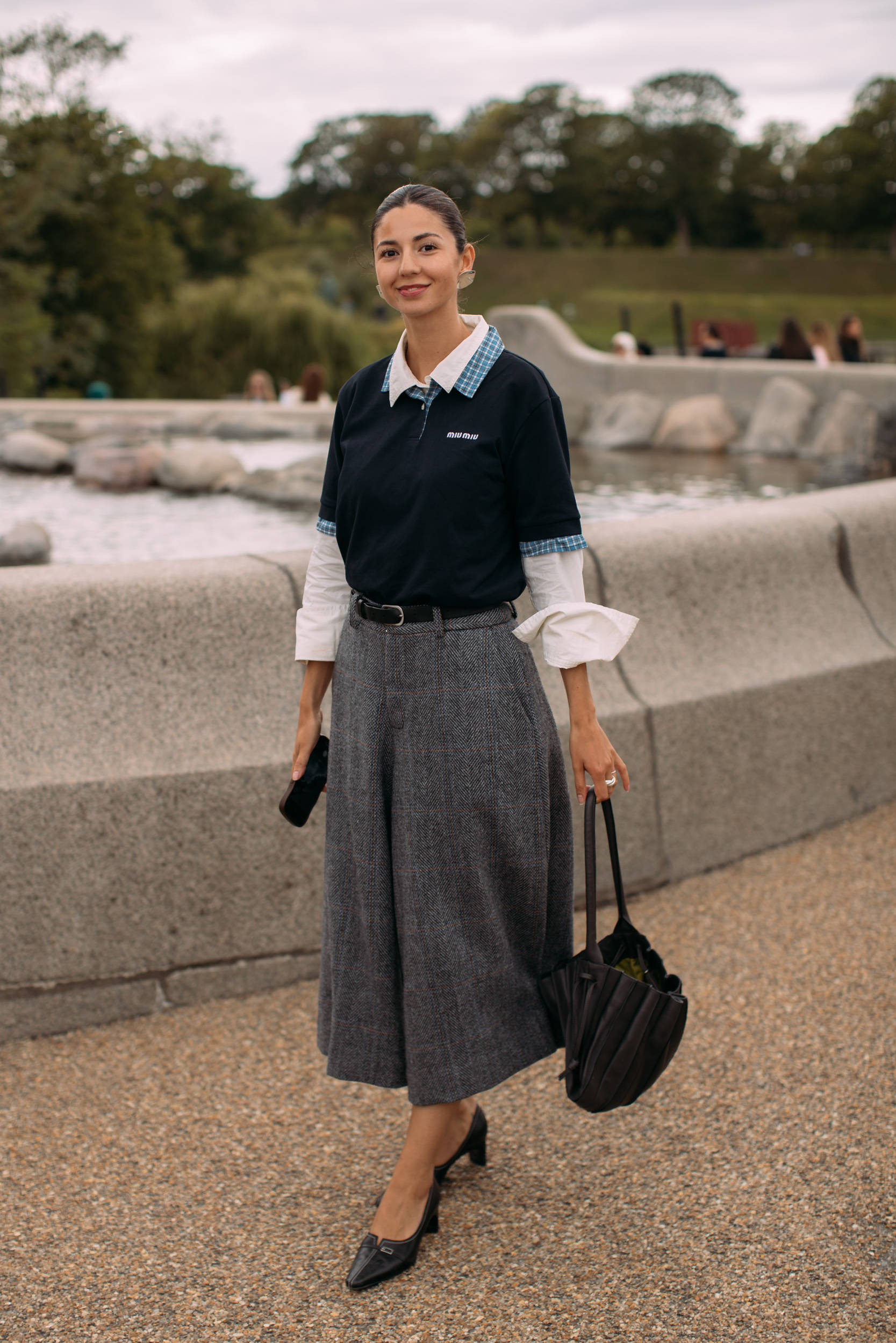 50岁佘诗曼机场街拍秀蛮腰身材绝了<strong></p>
<p>icu</strong>!王心凌同样穿法重返18岁