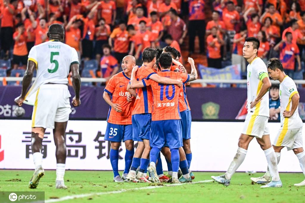 榜首烫手<strong></p>
<p>icu</strong>!申花国安海港本轮全输 蓉城后来居上抢争冠先机