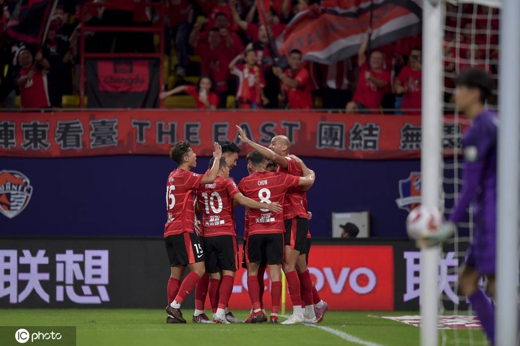 榜首烫手<strong></p>
<p>icu</strong>!申花国安海港本轮全输 蓉城后来居上抢争冠先机