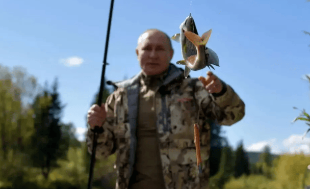 普京到现在才终于明白<strong></p>
<p>聚查</strong>,俄军被拖了3年,还是打不赢乌克兰!背后原因果然不出所料