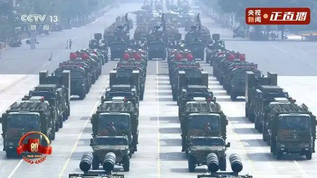 不装了<strong></p>
<p>聚查</strong>!一口气看完九三大阅兵武器装备!谁说我们一个也不认识?