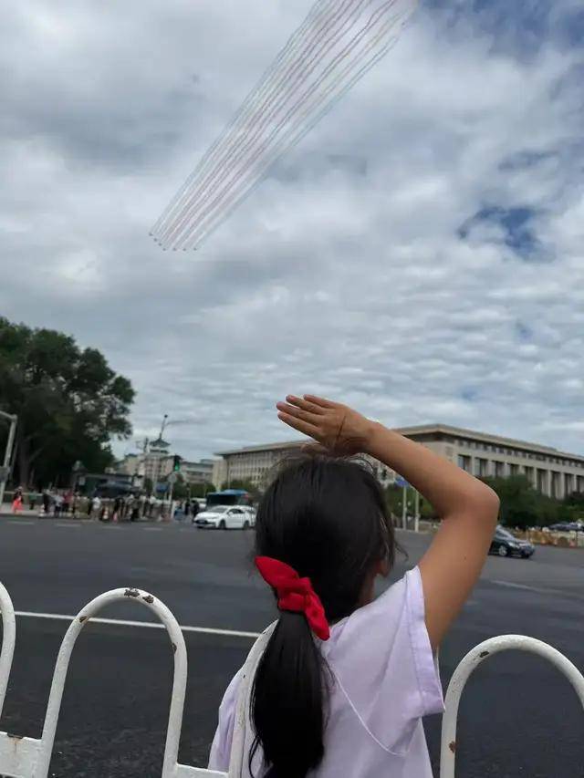 不装了<strong></p>
<p>聚查</strong>!一口气看完九三大阅兵武器装备!谁说我们一个也不认识?