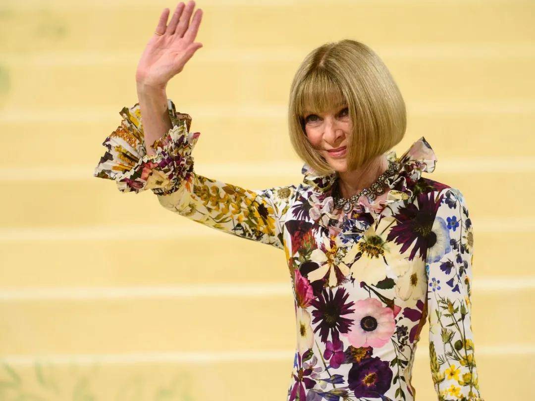 年近四十，二孩妈妈，不骨感不时髦，却成了女魔头接班人