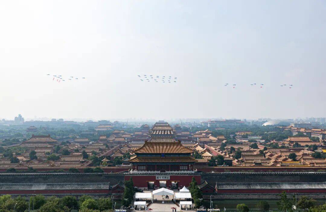 新华社出图<strong></p>
<p>聚查</strong>！