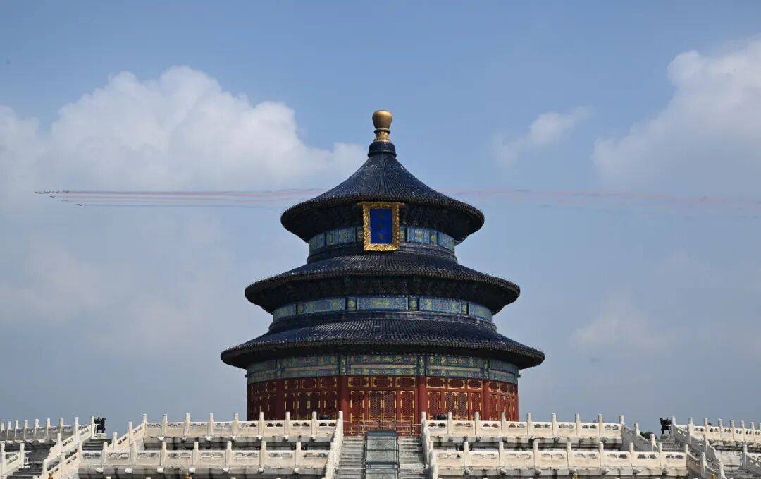 新华社出图<strong></p>
<p>聚查</strong>！