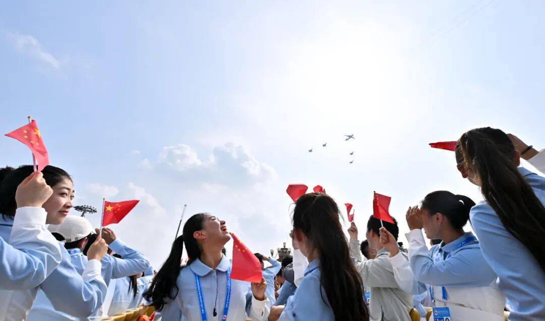 新华社出图<strong></p>
<p>聚查</strong>！