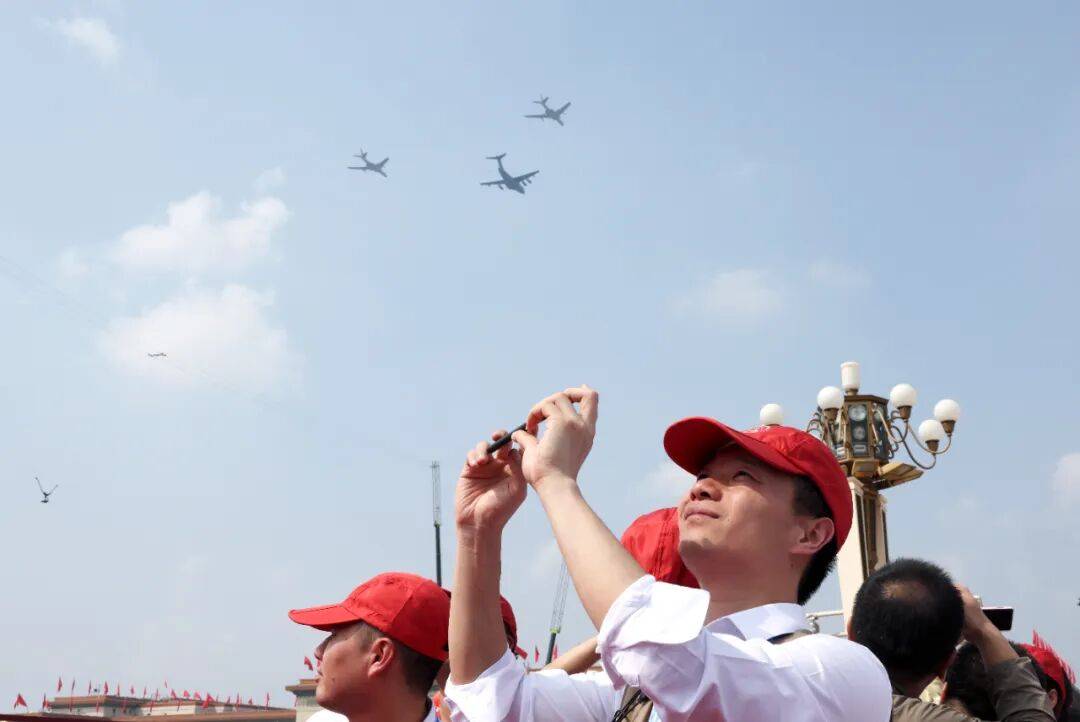 新华社出图<strong></p>
<p>聚查</strong>！