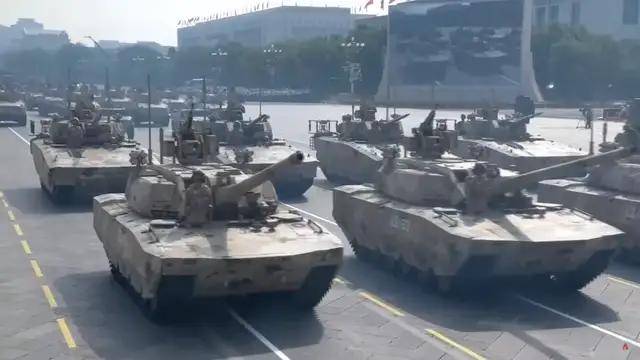 100式坦克<strong></p>
<p>聚查</strong>?红旗-29?东风-61?九三阅兵都有哪些亮点?