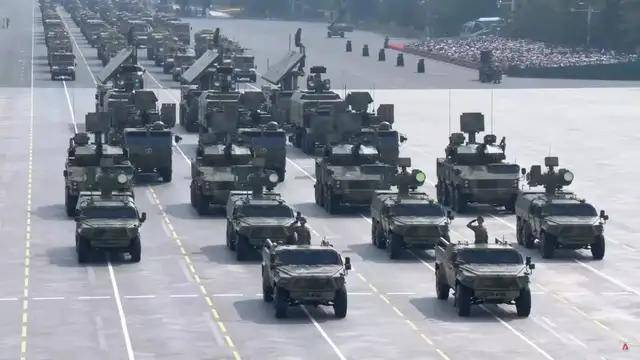 100式坦克<strong></p>
<p>聚查</strong>?红旗-29?东风-61?九三阅兵都有哪些亮点?