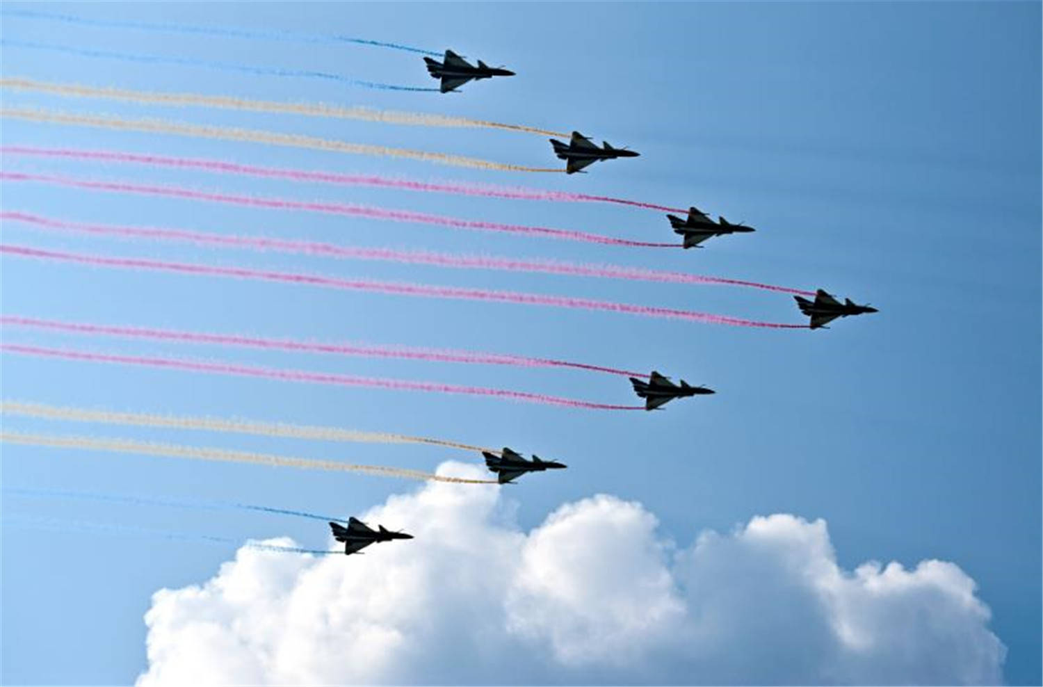 北京阅兵结束<strong></p>
<p>剧场</strong>,特朗普通告全球,一连说了6个“不”,中方太强了