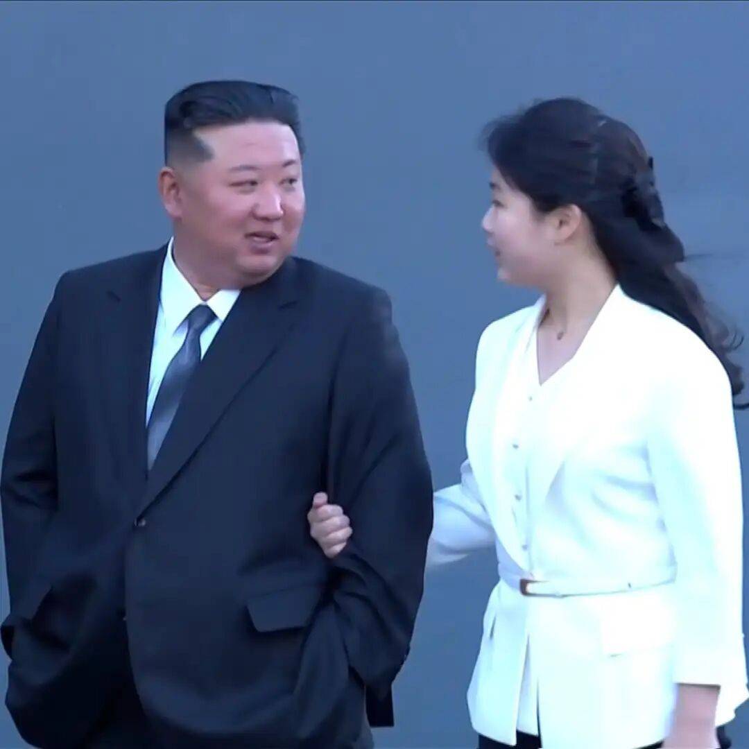金正恩女儿首登国际舞台<strong></p>
<p>剧场</strong>，引爆接班传闻！英国首相被架空，工党内斗成全武行…