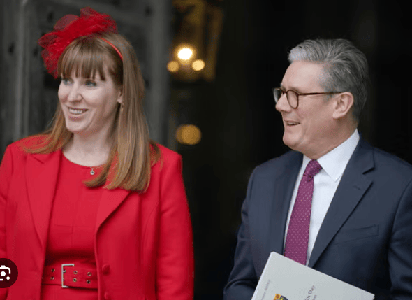 金正恩女儿首登国际舞台<strong></p>
<p>剧场</strong>，引爆接班传闻！英国首相被架空，工党内斗成全武行…