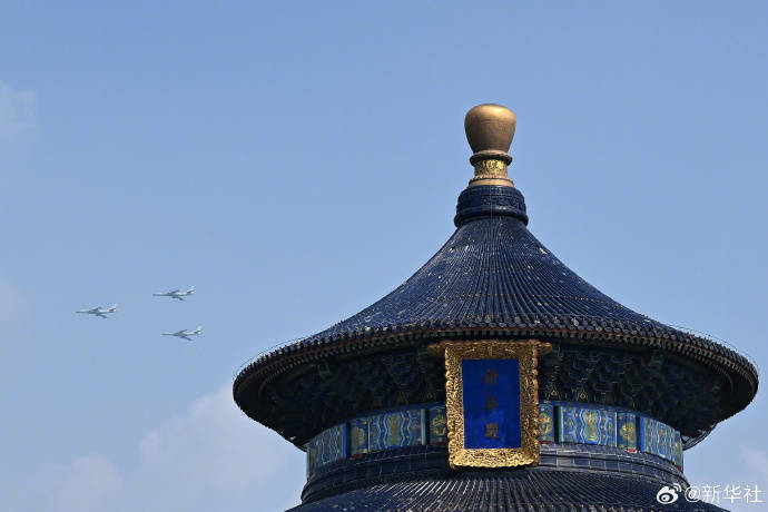 金灿荣:阅兵式上让<strong></p>
<p>剧场</strong>我大受震撼的五件大杀器