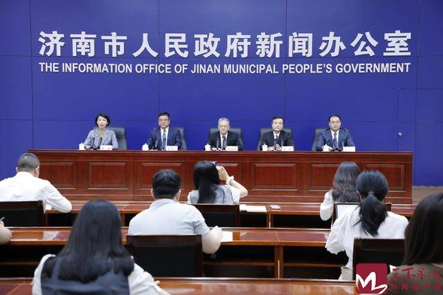 浪潮云打造了人工智能工厂<strong></p>
<p>剧场</strong>，成为全球第四个、国内第一个实体化的人工智能工厂